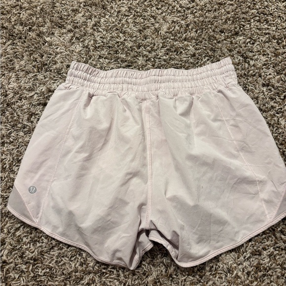 Lululemon hotty hot shorts strawberry milkshake - Picture 4 of 8